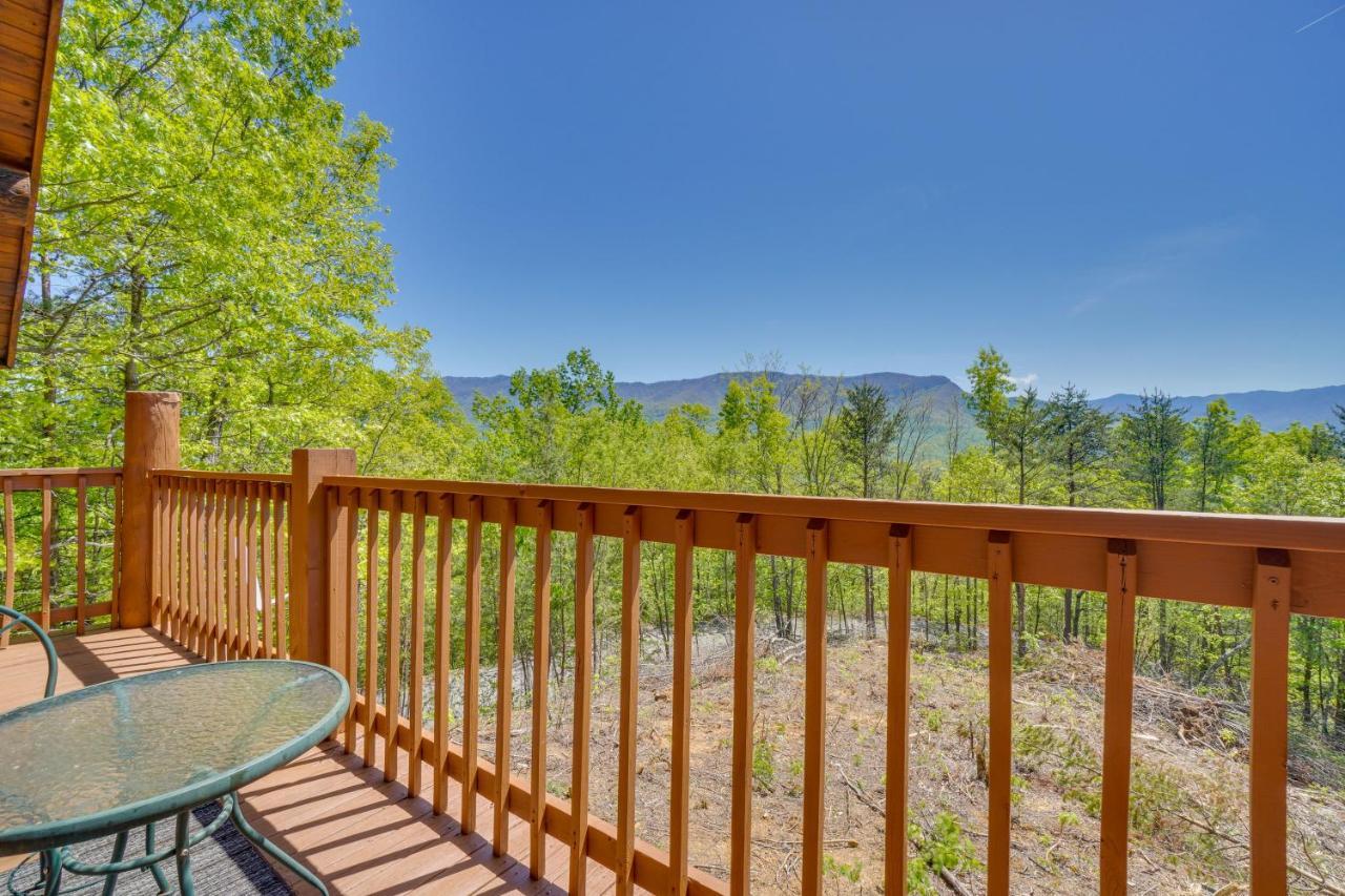 Smoky Mountain Vacation Rental Cabin With Hot Tub! ガトリンバーグ エクステリア 写真